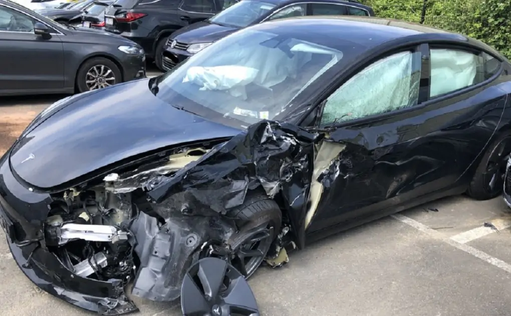 Know How a Tesla Model 3 Saved Life of Driver, His Pregnant Girlfriend and 4-Year Old Son; Elon Musk Says 'Safety Is Always the Primary Design Requirement'