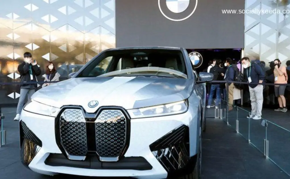 BMW Unveils Colour Changing Car ‘iX Flow’ At CES 2023