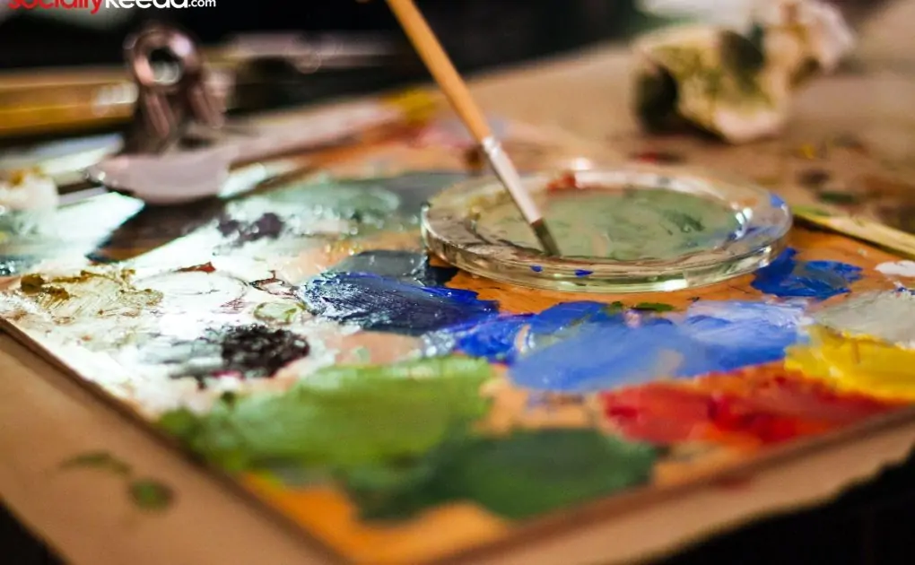 painting brush on palette,,