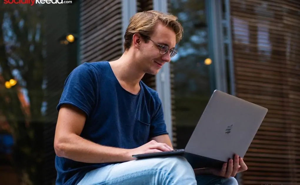 7 Tips To Successfully Balance Work And Education