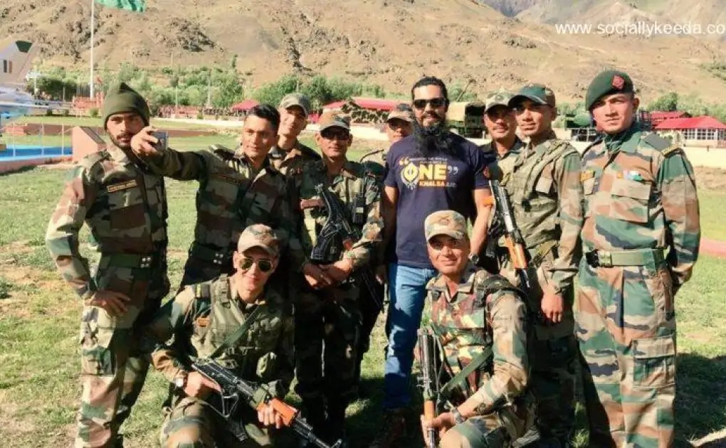Indian Army Day 2023: Randeep Hooda Commemorates the Occasion by Paying Tribute to ‘Asli Heroes’ (View Pic)