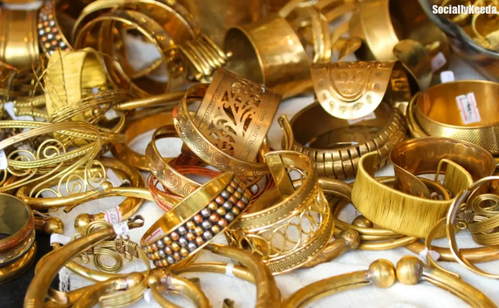 Weakness in Gold-Silver, know the price of your city