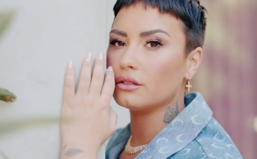 Hollywood: Demi Lovato says she struggled with 'suicidal thoughts'
