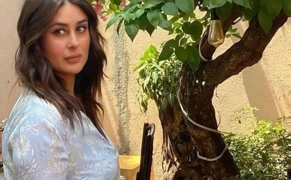 Bollywood actress Kareena Kapoor shares family picture on Instagram