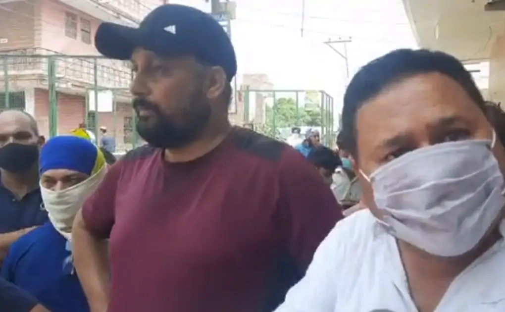 Uproar over drainage in Nanak Nagar Socially Keeda
