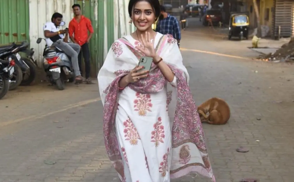 Tejasswi Prakash Starts Shooting for Naagin 6; See Her Photos From Show's Sets