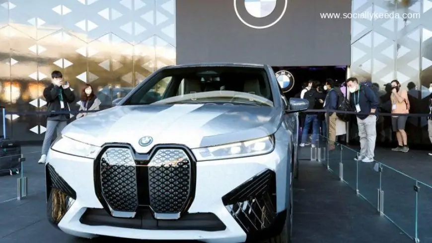 BMW Unveils Colour Changing Car ‘iX Flow’ At CES 2023