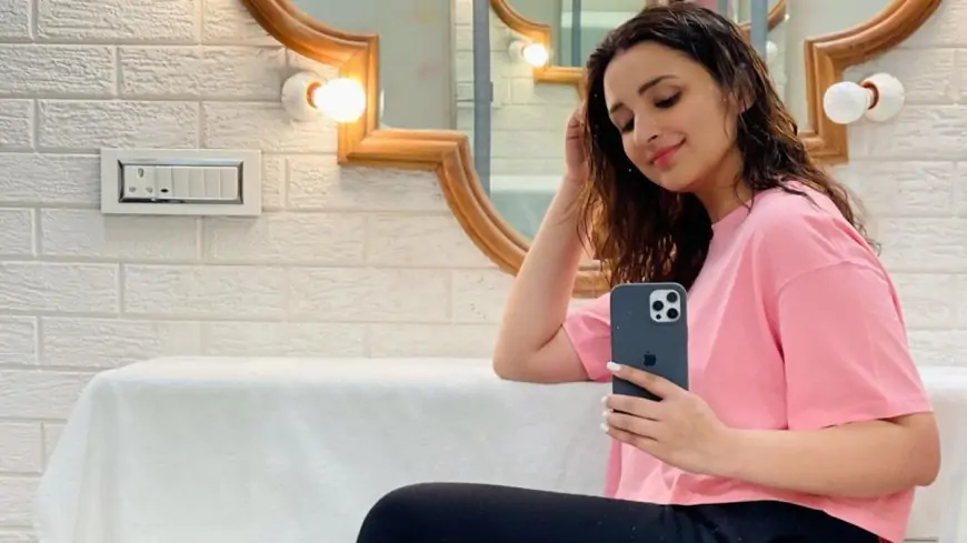 Saina Star Parineeti Chopra Reveals What She Does When Left Alone in Vanity Van (View Post)