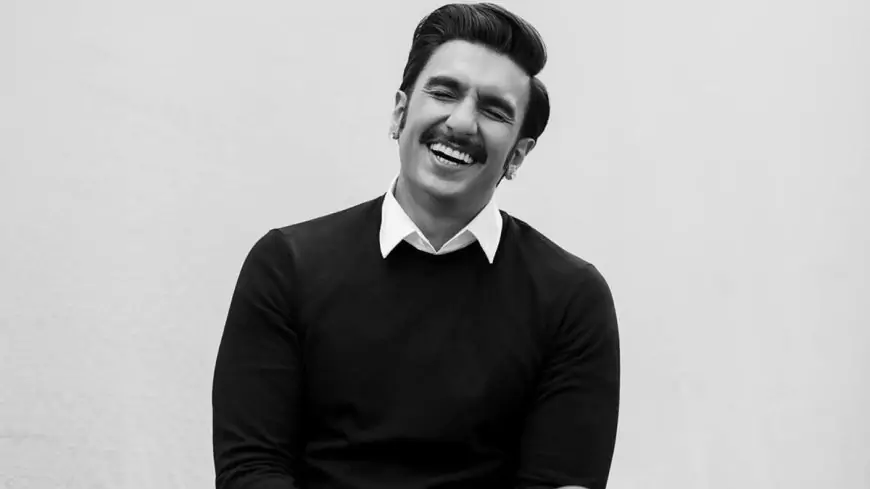 Ranveer Singh Spreads Positivity on Social Media, 83 Actor Posts a Smiling Monochrome Photo