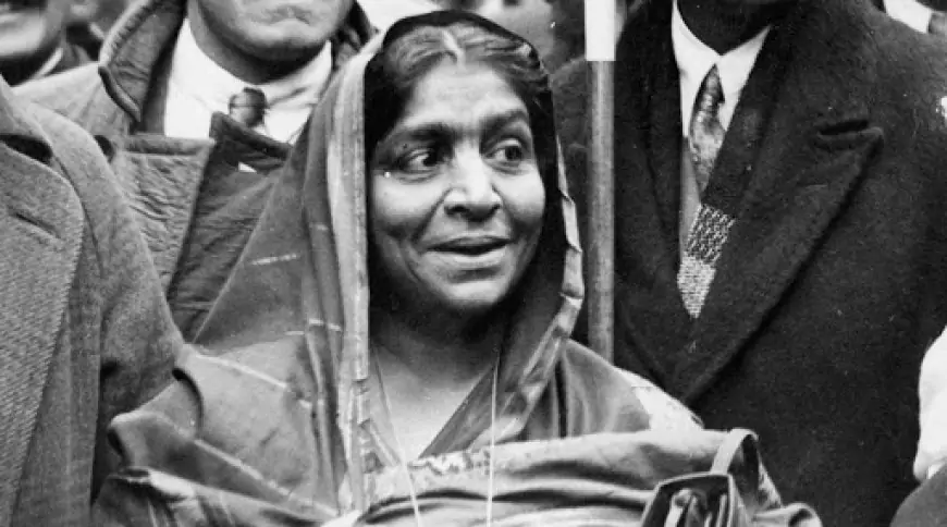Sarojini Naidu's 72nd Death Anniversary: Twitter Shares Quotes & Images to Pay Tribute to the 'Nightingale of India'