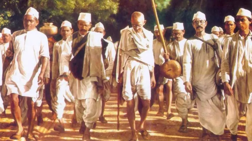 Dandi March: Twitterati Remember Mahatma Gandhi Whose Salt Satyagraha Movement Shook the British Empire