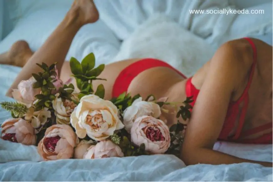 Hot Rose Day Images, Sexy Messages & Dirty Pick-Up Lines: Sensuous WhatsApp Shayaris, Naughty Greetings and Wallpapers To Kickstart Valentine Week 2023 in the Steamiest Way Possible