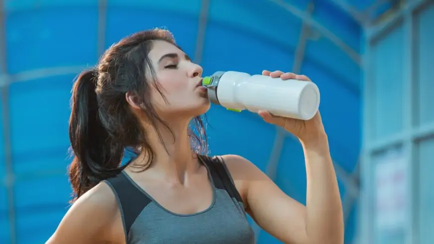 Drinking more water helps in burning fat, know how water reduces obesity