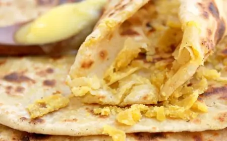 Holi 2021 Special Recipes: From Puran Poli to Ghevar, 7 Mouth Watering Sweet Delicacy Recipes to Celebrate Festival of Colors (Watch Videos)