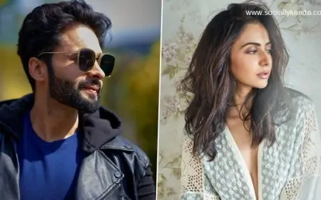 Rakul Preet Singh Posts Pic Wearing A Open Front Crocheted Kimono, Boyfriend Jackky Bhagnani Reacts