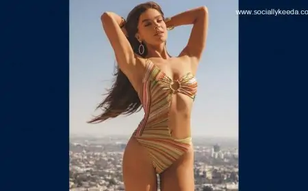 Hailee Steinfeld Shows Off Her Sexy Figure In A One Shoulder Swimsuit (View Pic)