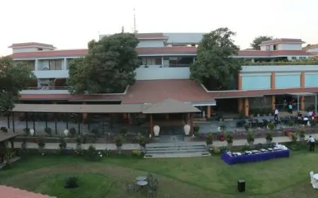 Enjoy Top-Notch Amenities at These Resorts in Saputara