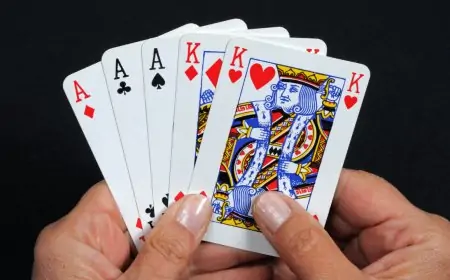 What is Full House in Poker? Know in Detail