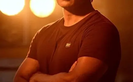 Sonu Sood, Team MTV ‘Roadies’ donates 1,000 raincoats to Mumbai Police