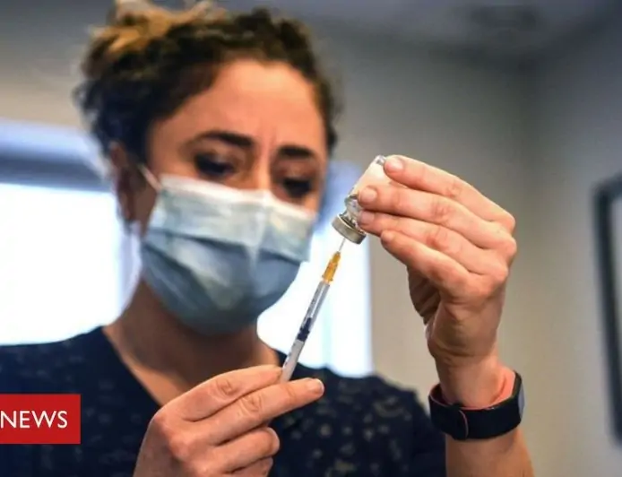 Covid: France approves AstraZeneca vaccine for over-65s