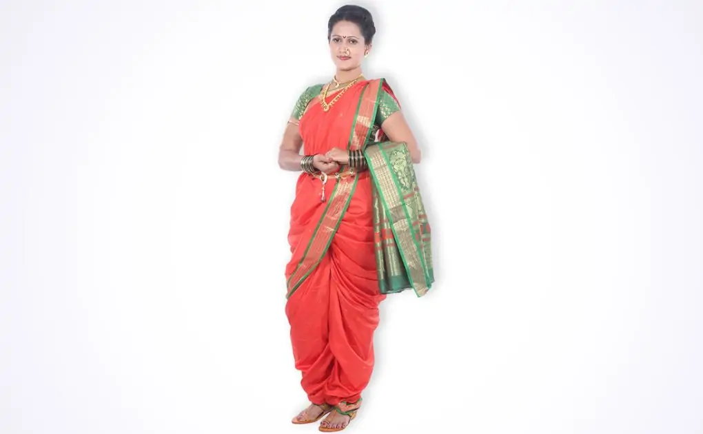 Gudi Padwa 2021: Two Simple Ways to Wear Nauvari Saree! Easy Tutorial to Help You Drape the Traditional 9-Yard Kasta on Maharastrian New Year,,