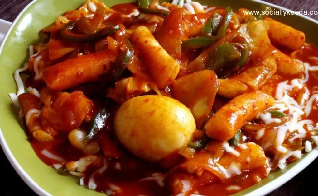 Happy Korean New Year 2022: From Tteokbokki to Haemul Pajeon, 5 Korean Food You Must Try