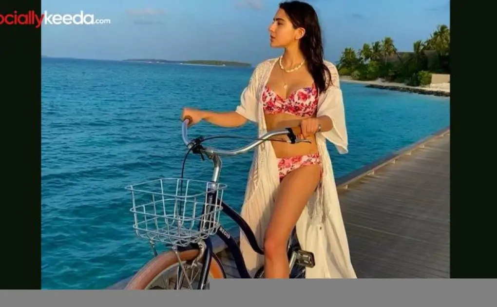 Sara Ali Khan Flaunts Her Jaw-Dropping Figure in Floral Bikini and Cape; View Actress’ Sexy Pic