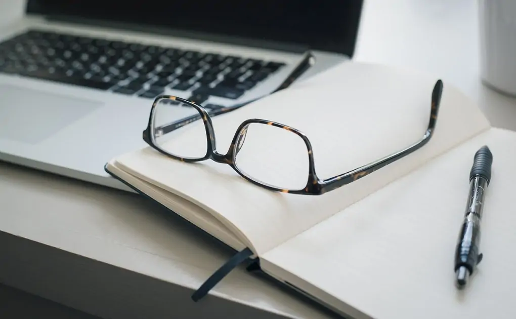 How do you write a good movie review? – FilmyOne.com – Socially Keeda