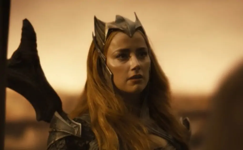How Terrible Are Justice League Costumes? Amber Heard Shares Funny Video Struggling Hard As Mera
