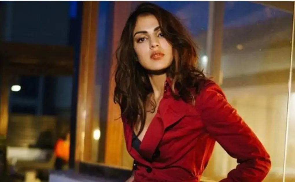 Rhea Chakraborty is Ready to Bring Her Shine Back on the Big Screen, Says 'Never Give Up'