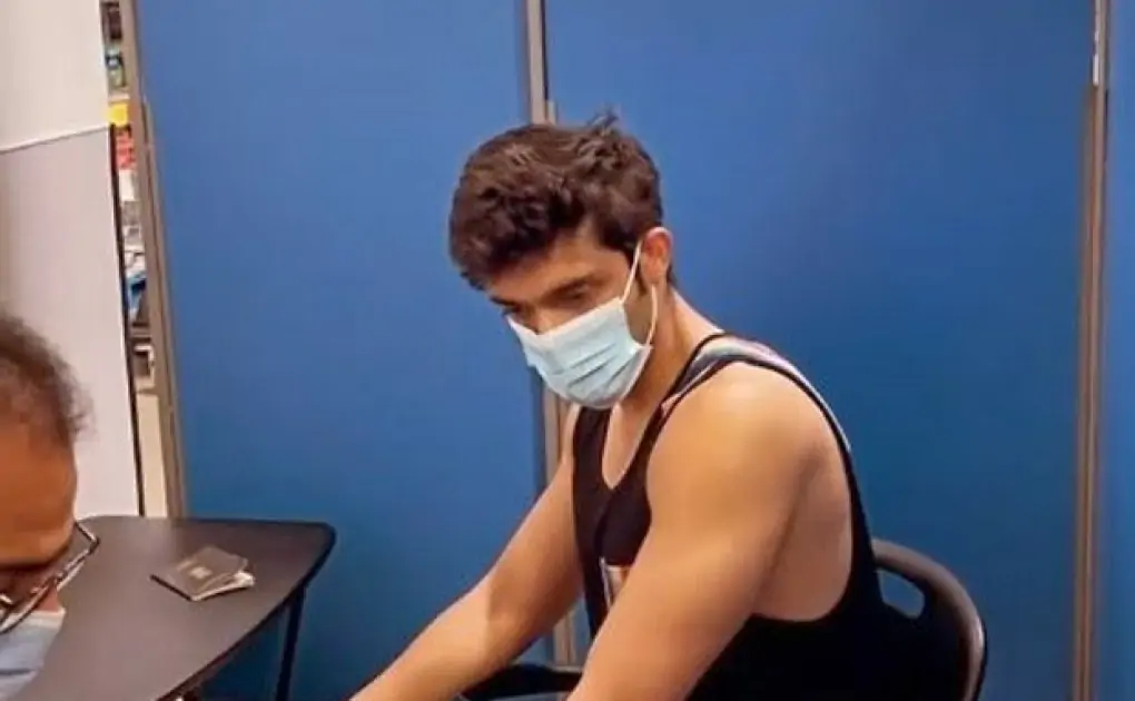 Parth Samthaan receives his second dose of Covid-19 vaccination; calls it ‘Anmol’ : Bollywood News Moviesflix - TheMoviesFlix.com |Moviesflix