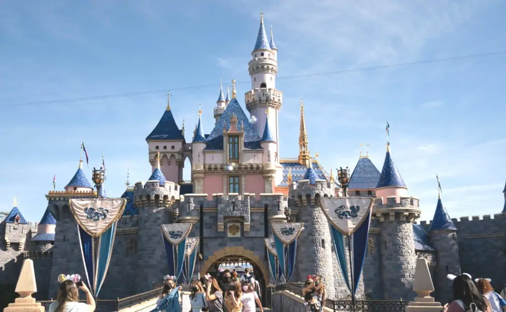 Masks no longer required for fully vaccinated guests at theme park, resort starting June 15