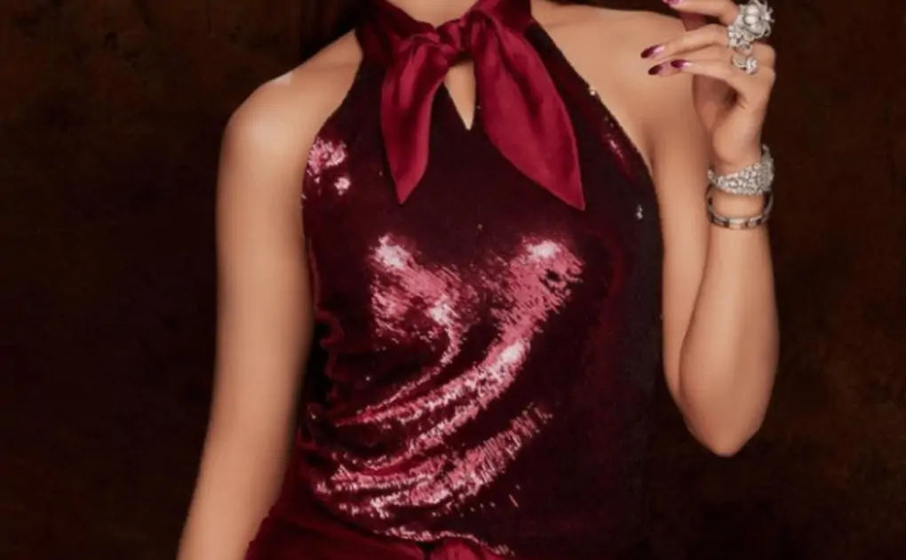 Urvashi Rautela New Photos: This backless dress of Urvashi Rautela is worth millions, fans get crazy with the new look