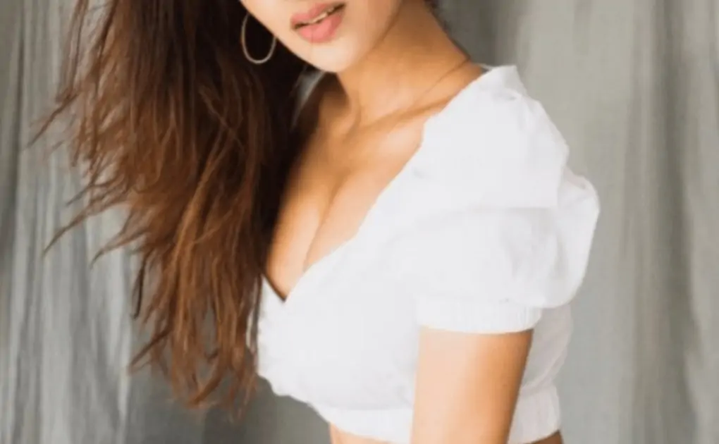 Nidhhi Agerwal Hot, and Sexy Photos: Top Bold and Bikini pics of Nidhi Agarwal