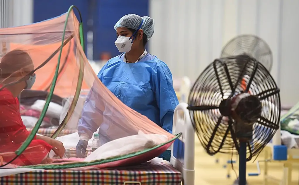 Photos: First heatwave of the season hits Delhi