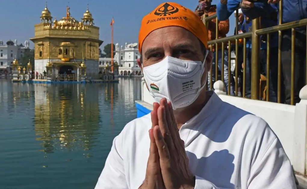Congress leader Rahul Gandhi kickstarts Punjab campaign by offering prayers at Golden Temple