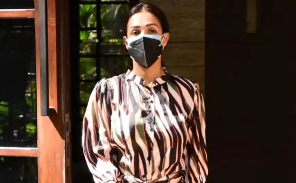 Malaika Arora keeps things classy and trendy in printed romper for outing in Mumbai, we love it