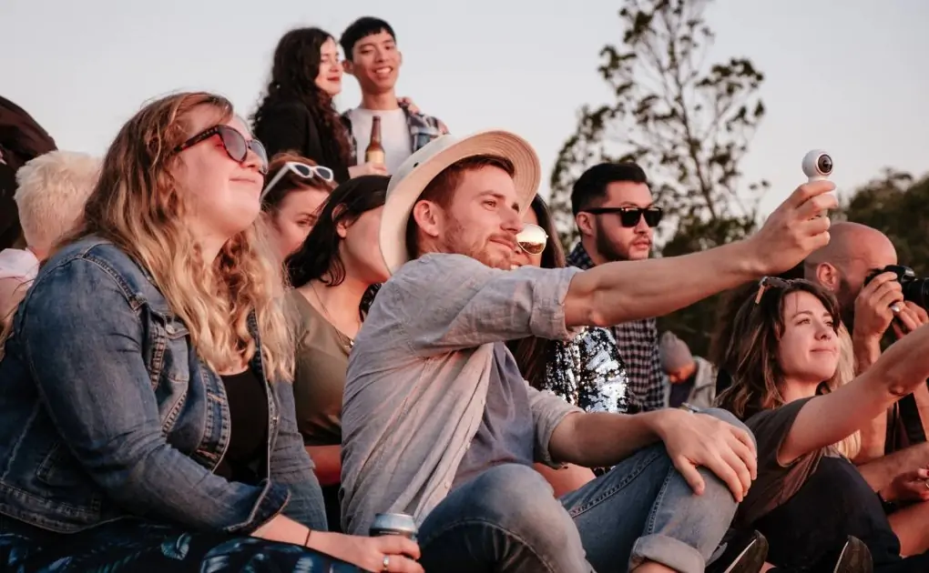 Fashion trends millennials just can't leave behind