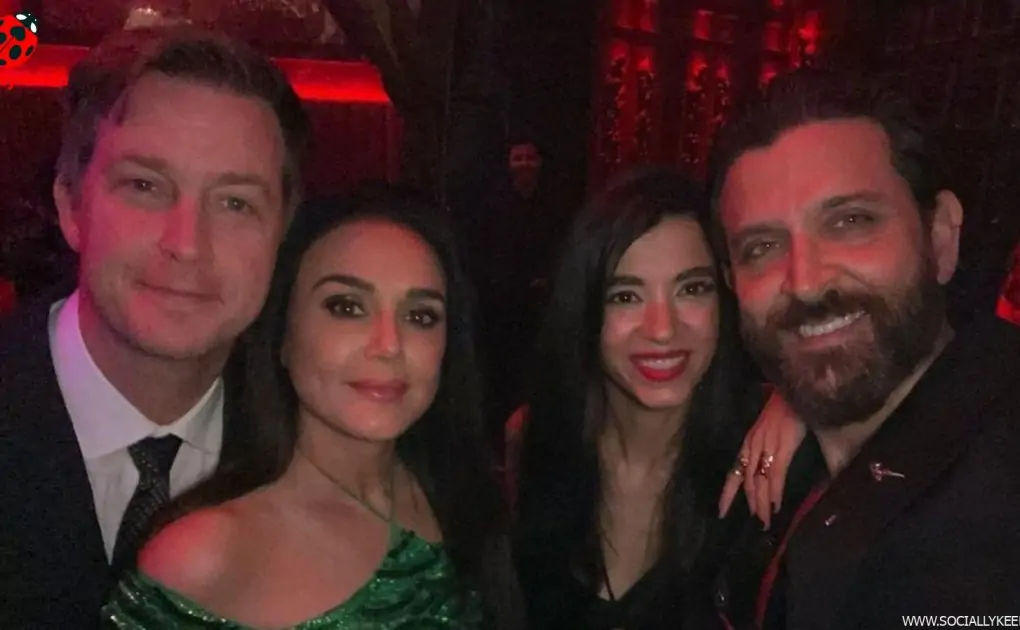 Preity Zinta poses with ‘favourites’ Hrithik Roshan, Saba Azad, Sussanne Khan and more at Karan Johar's birthday bash