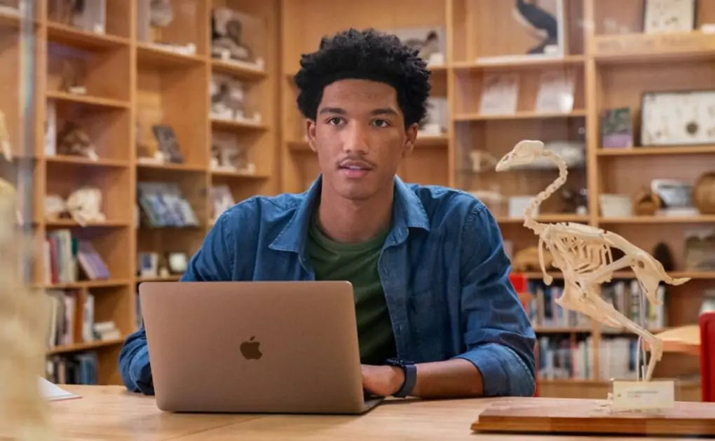 Things to keep in mind when buying an Apple Mac for school and college