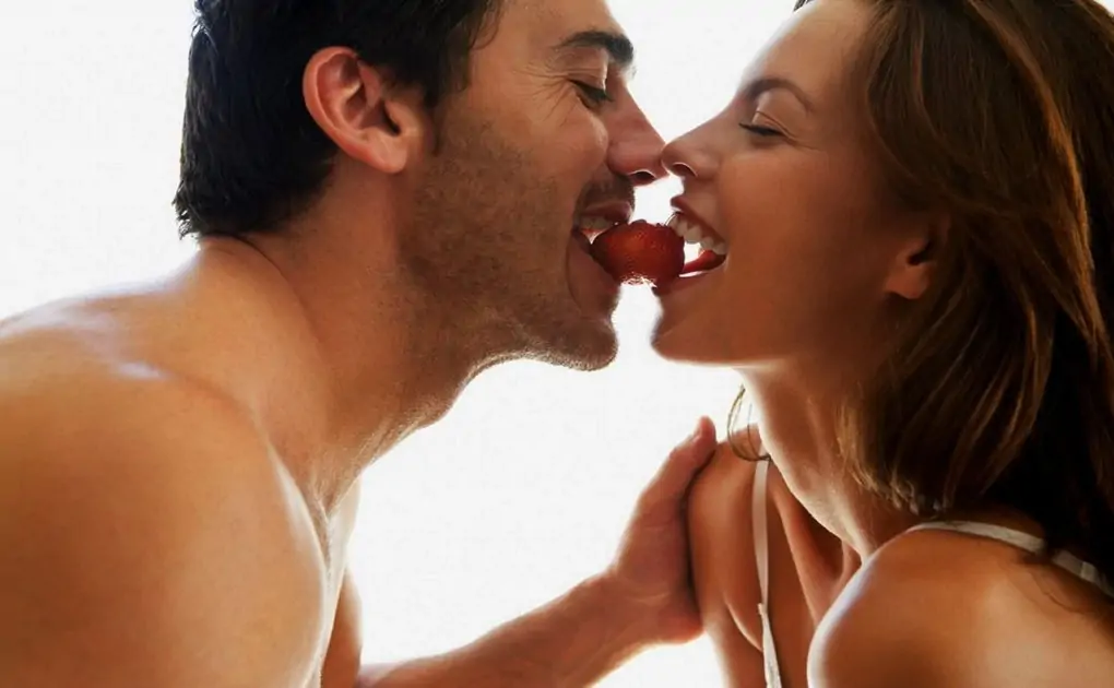 सेक्स लाइफ को रोमांचक बनाएं इन २५ सेक्स बूस्टर रेसिपीज़ से (25 S*x Booster Recipes To Spice Up Your S*x Life)