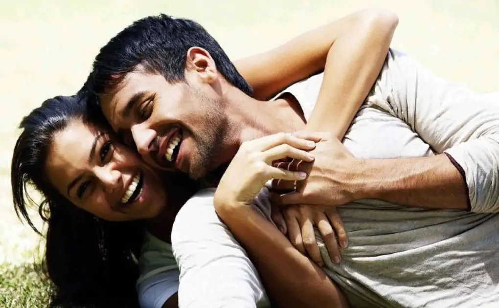रोमांटिक रिलेशनशिप के लिए 13 Best & Effective लव टॉनिक (13 Best and Effective Love Tonic for Romantic Relationship)