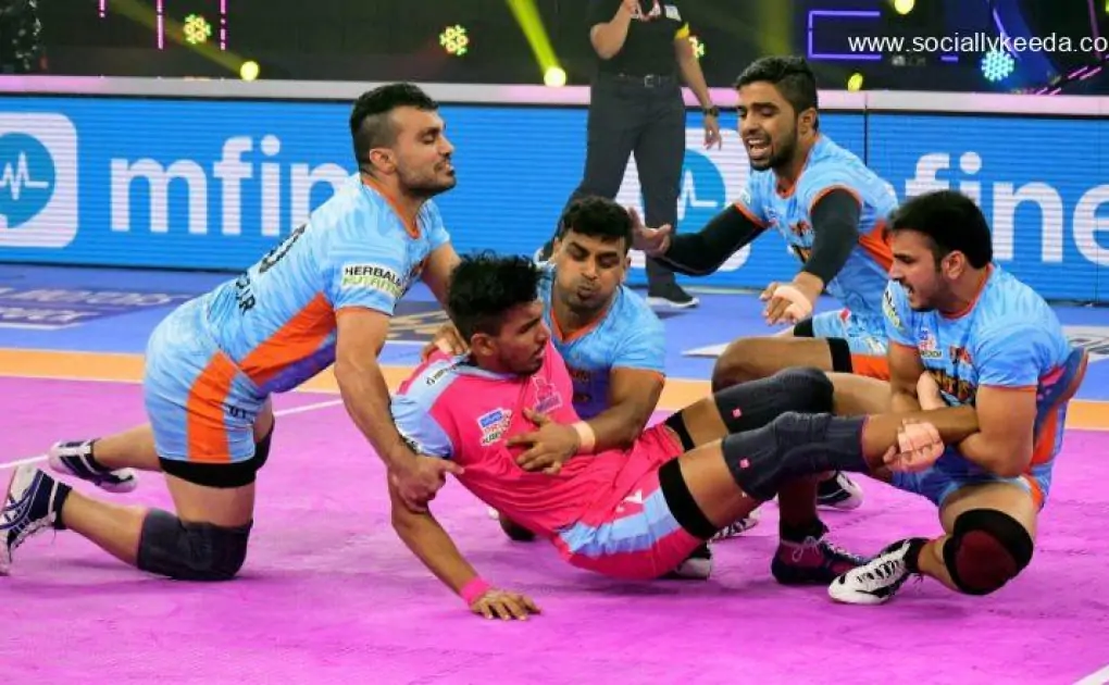 Bengal Warriors vs Haryana Steelers, PKL 2021–22 Live Streaming Online on Disney+ Hotstar: Watch Free Telecast of Pro Kabaddi League Season 8 on TV and Online