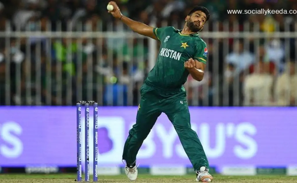 MS Dhoni Gifts CSK Jersey to Haris Rauf, Pakistan Pacer Says 'The "7" is Still Winning Hearts'