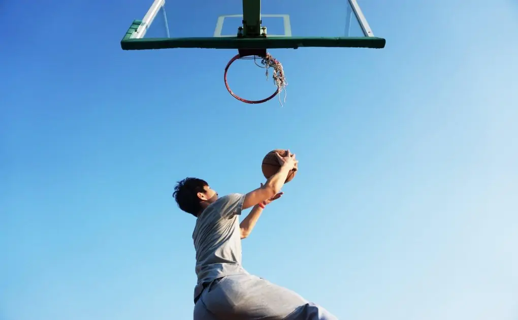 man dunking the ball