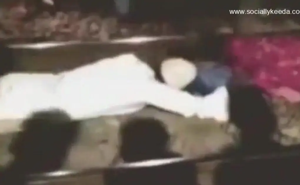 Bhopal: 37-Year-Old Man Jumps on Railway Track to Save Girl's Life As Goods Train Passes Over Them (Watch Video)