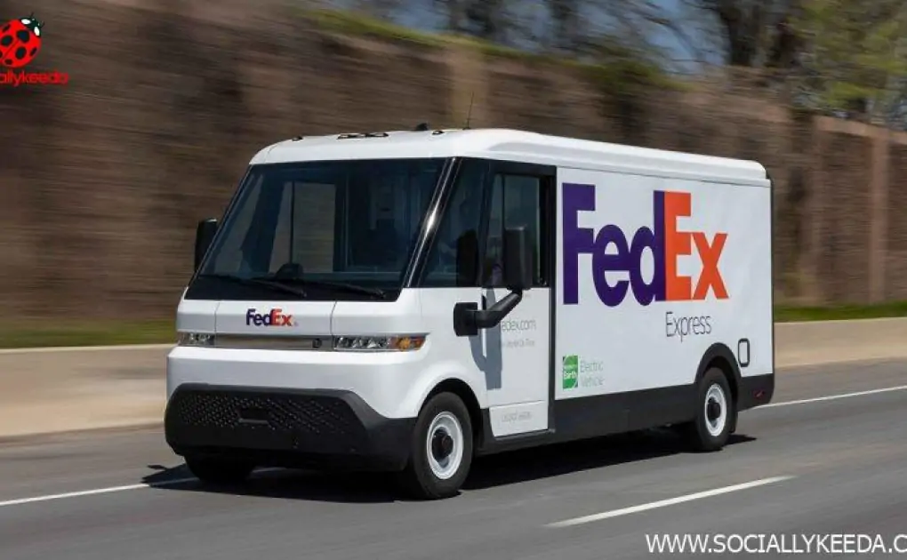 Florida Man Receiving Oral Sex Crashes Head-On Into FedEx Truck