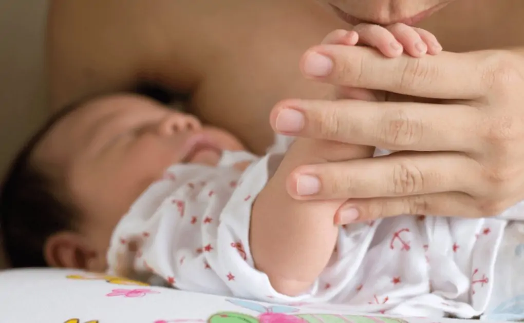 Doctors claim vaccine given to mother, world's first baby Girl born with antibodies