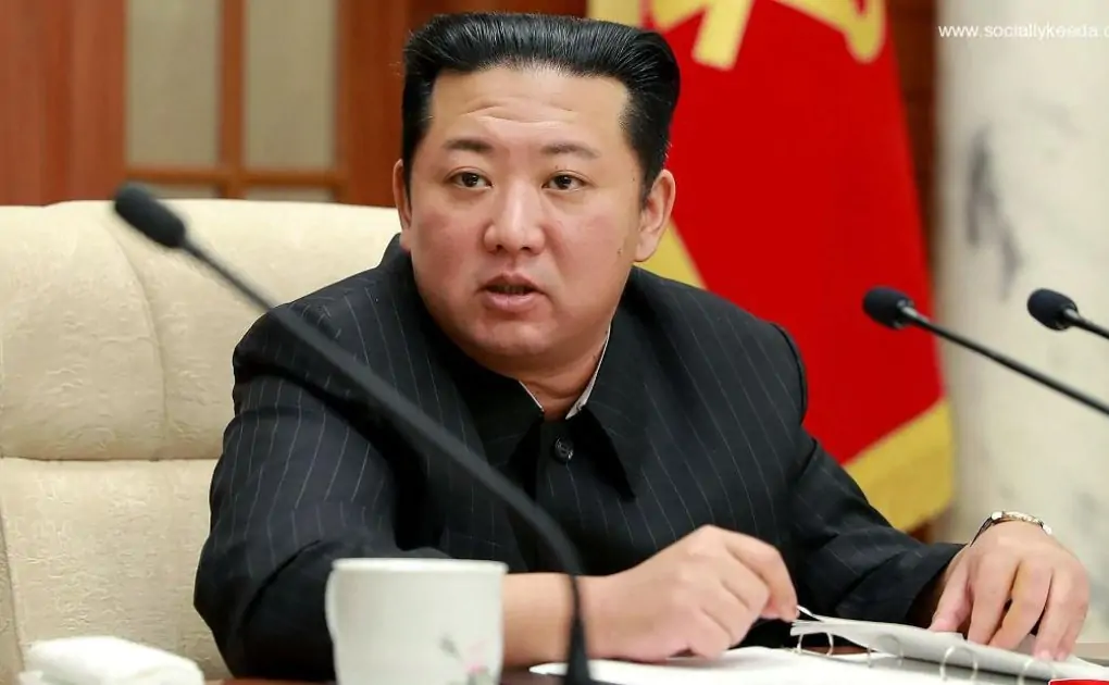North Korea fires another projectile into the ocean
