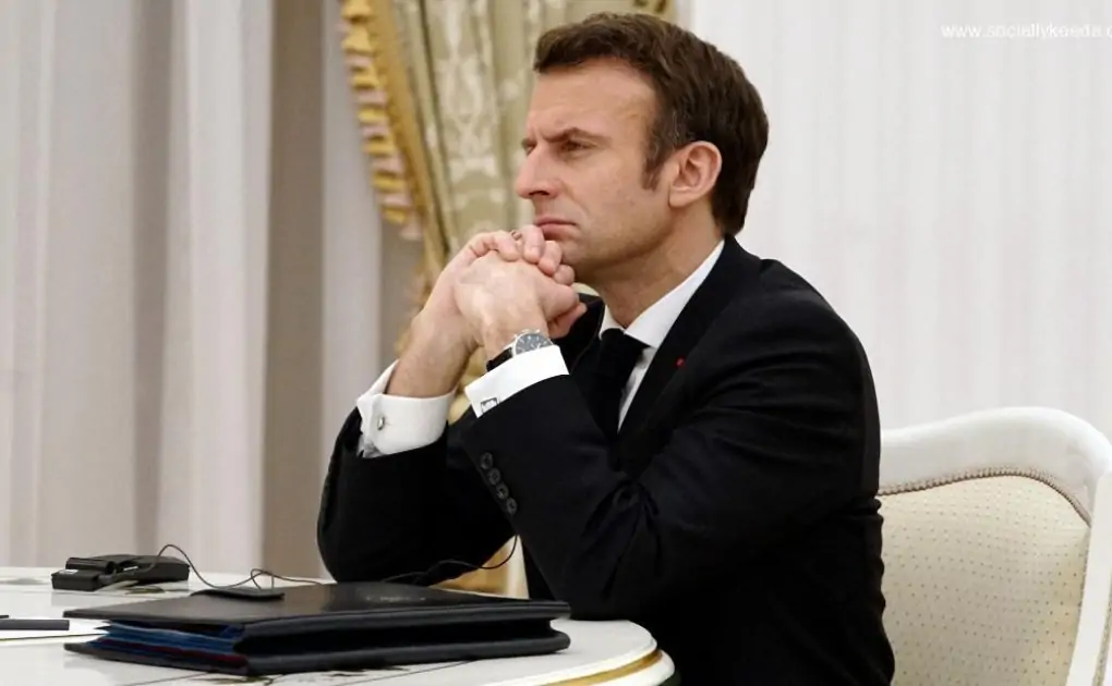 Macron meets with Putin, leading Europe's diplomatic efforts to diffuse Ukraine crisis